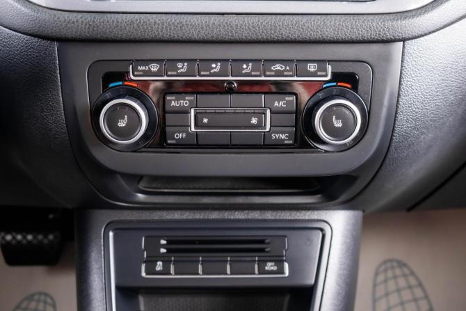 Volkswagen Tiguan I Рестайлинг с пробегом 2012 года, цена 1 349 000 рублей, 215000 км, внедорожник, Автокод Объявления