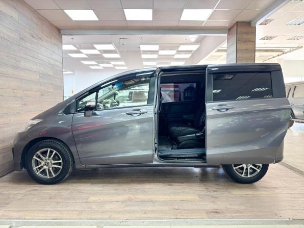 Honda Freed I Рестайлинг 2 с пробегом 2016 года, цена 1 290 000 рублей, 132500 км, компактвэн, Автокод Объявления