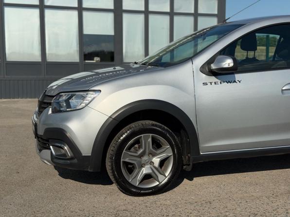 Renault Logan II Рестайлинг с пробегом 2021 года, цена 1 259 000 рублей, 77000 км, седан, Автокод Объявления