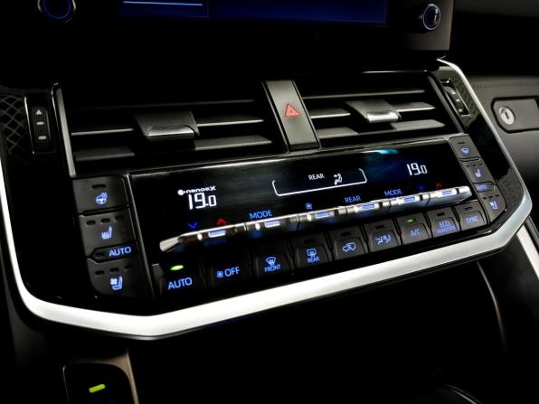 Toyota Land Cruiser 300 Series с пробегом 2021 года, цена 8 330 000 рублей, 72948 км, внедорожник, Автокод Объявления