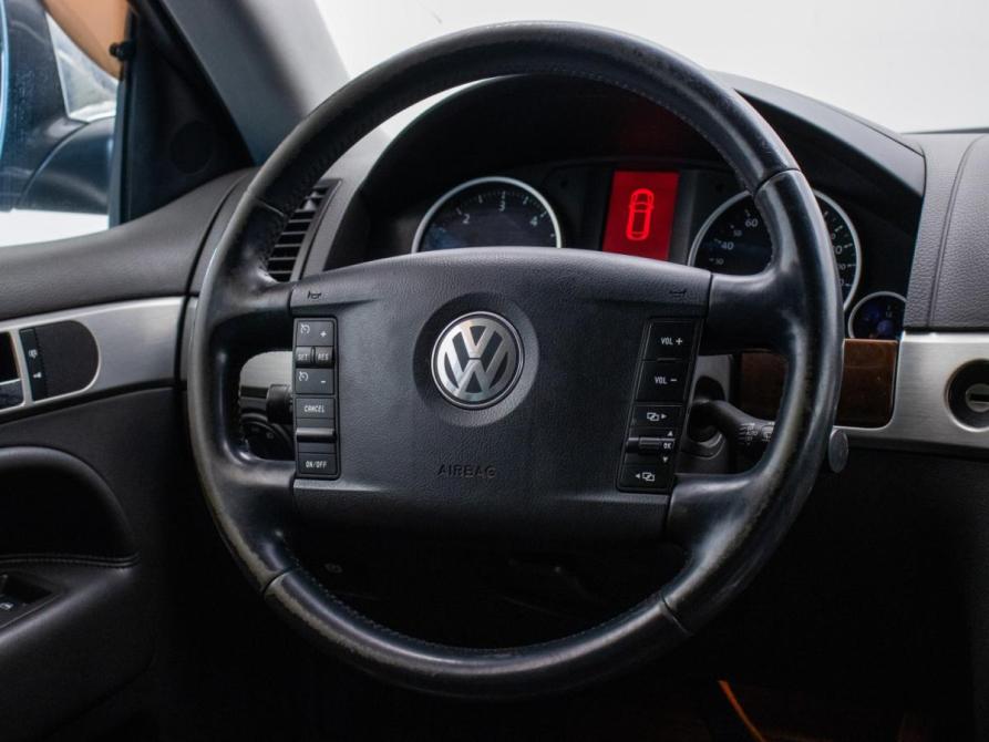 Volkswagen Touareg I Рестайлинг Москва  - изображение 16