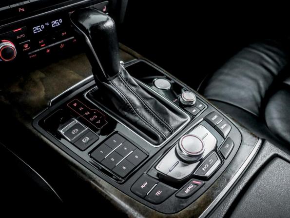 Audi A6 IV (C7) Рестайлинг с пробегом 2014 года, цена 1 800 000 рублей, 206907 км, седан, Автокод Объявления