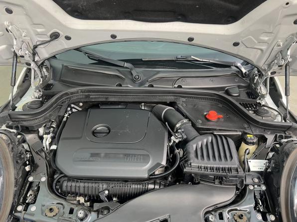 Mini Hatch III (F55/F56) Рестайлинг 2 с пробегом 2021 года, цена 3 850 000 рублей, 43068 км, хэтчбек, Автокод Объявления