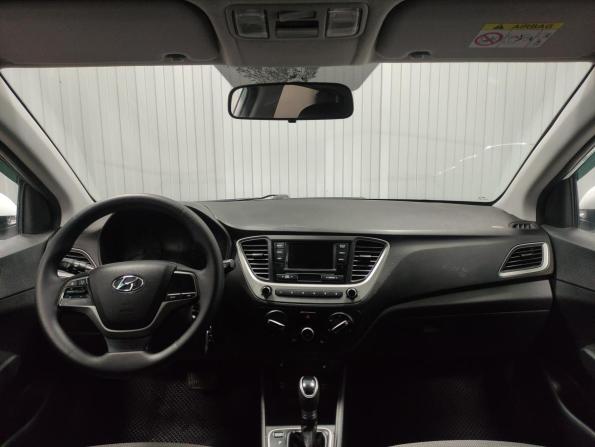 Hyundai Solaris II с пробегом 2017 года, цена 870 000 рублей, 192608 км, седан, Автокод Объявления