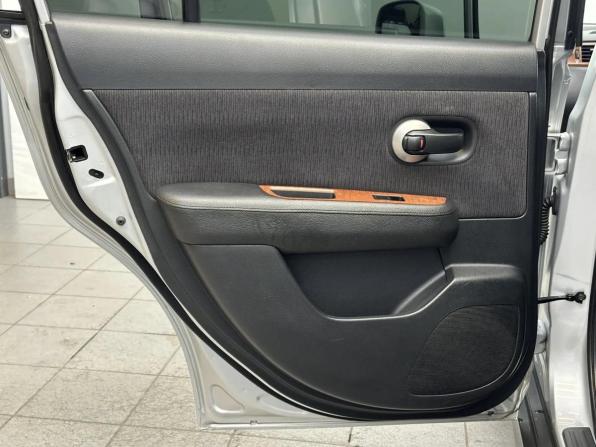 Nissan Tiida I Рестайлинг с пробегом 2010 года, цена 720 000 рублей, 205197 км, седан, Автокод Объявления