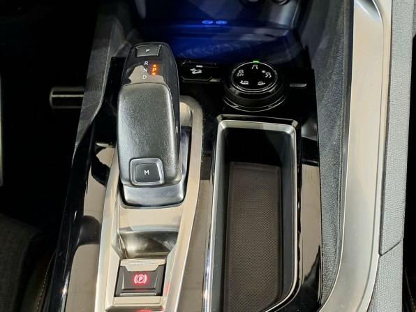 Peugeot 5008 II Рестайлинг с пробегом 2018 года, цена 2 170 000 рублей, 93968 км, внедорожник, Автокод Объявления