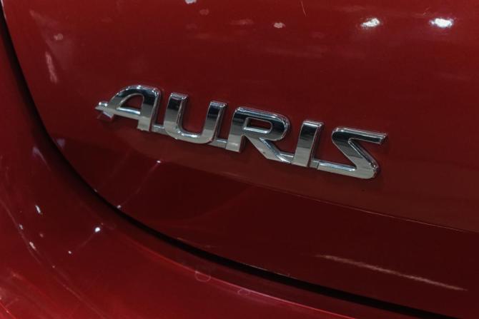 Toyota Auris II с пробегом 2015 года, цена 1 289 000 рублей, 99000 км, хэтчбек, Автокод Объявления