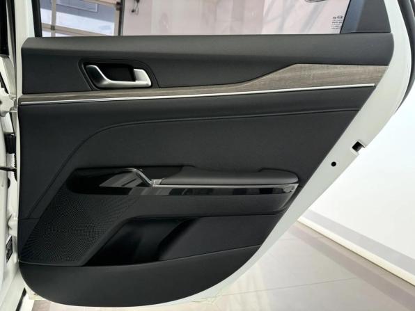 Kia K5 III с пробегом 2021 года, цена 2 409 000 рублей, 99054 км, седан, Автокод Объявления