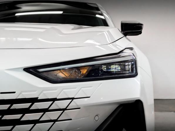 Changan UNI-V I с пробегом 2023 года, цена 2 150 000 рублей, 32676 км, лифтбек, Автокод Объявления