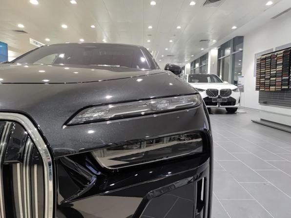 BMW 7 серии VII (G70) с пробегом 2025 года, цена 17 900 000 рублей, 20 км, седан, Автокод Объявления