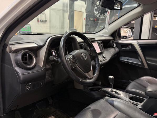 Toyota RAV4 IV (XA40) Рестайлинг с пробегом 2018 года, цена 2 898 000 рублей, 59538 км, внедорожник, Автокод Объявления