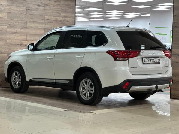 Mitsubishi Outlander III Рестайлинг 2 с пробегом 2015 года, цена 1 530 000 рублей, 202480 км, внедорожник, Автокод Объявления