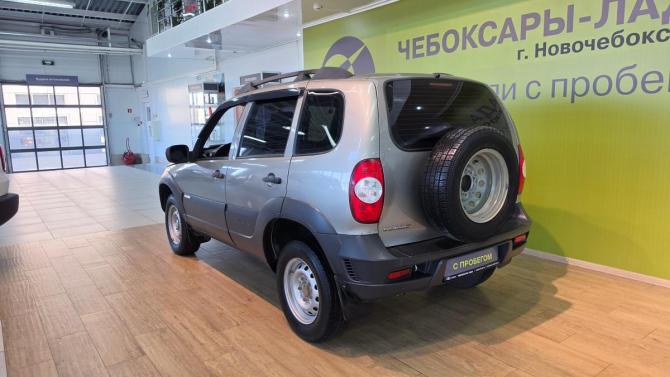 Chevrolet Niva I Рестайлинг с пробегом 2011 года, цена 395 000 рублей, 125019 км, внедорожник, Автокод Объявления