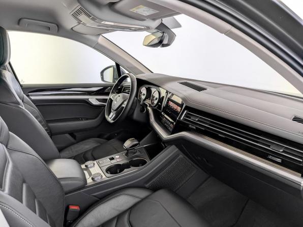 Volkswagen Touareg III с пробегом 2019 года, цена 3 690 000 рублей, 234306 км, внедорожник, Автокод Объявления