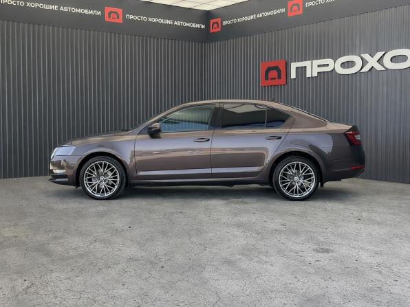 Skoda Octavia III (A7) Рестайлинг с пробегом 2019 года, цена 1 997 000 рублей, 61806 км, лифтбек, Автокод Объявления