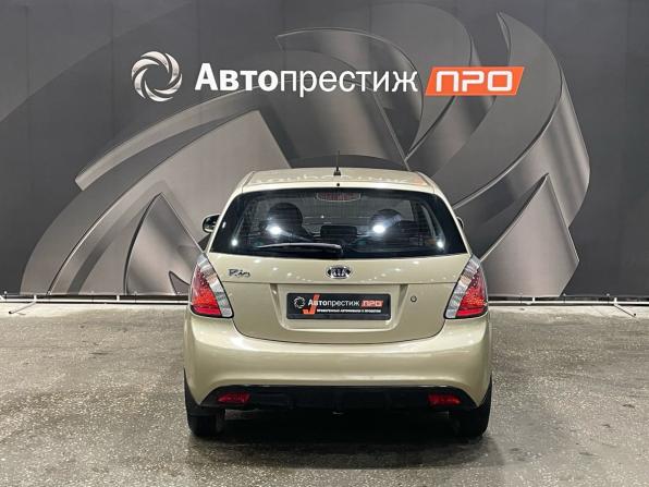 Kia Rio II Рестайлинг с пробегом 2010 года, цена 395 000 рублей, 186273 км, хэтчбек, Автокод Объявления