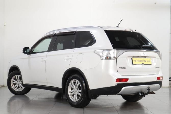 Mitsubishi Outlander III с пробегом 2014 года, цена 1 599 000 рублей, 200000 км, внедорожник, Автокод Объявления