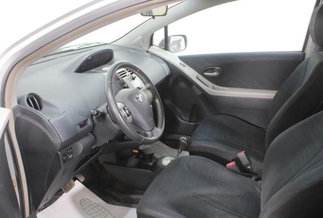 Toyota Yaris II с пробегом 2008 года, цена 490 000 рублей, 179608 км, хэтчбек, Автокод Объявления