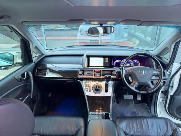 Honda Elysion I Рестайлинг с пробегом 2013 года, цена 2 350 000 рублей, 154774 км, минивэн, Автокод Объявления