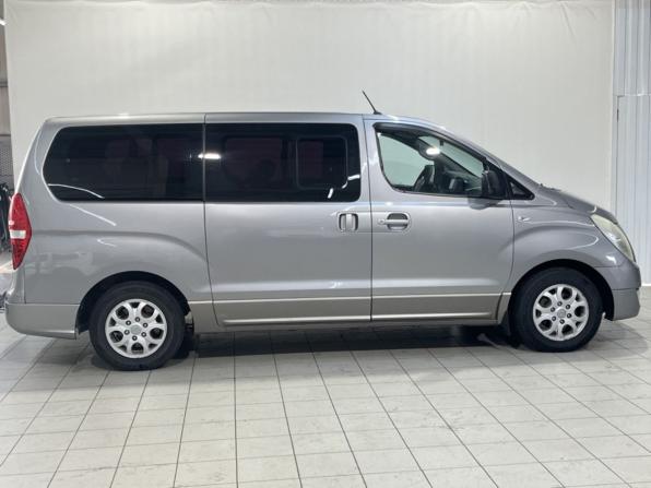 Hyundai H-1 II с пробегом 2012 года, цена 1 355 000 рублей, 297580 км, минивэн, Автокод Объявления