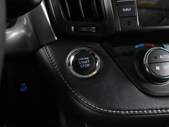 Toyota RAV4 IV (XA40) Рестайлинг с пробегом 2018 года, цена 2 850 000 рублей, 98007 км, внедорожник, Автокод Объявления