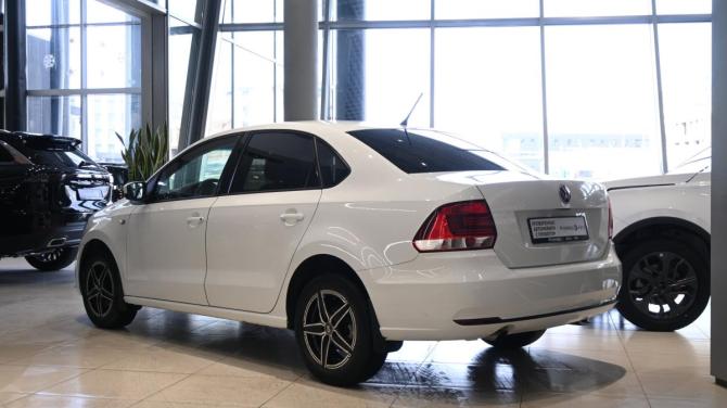Volkswagen Polo V Рестайлинг с пробегом 2016 года, цена 939 000 рублей, 152000 км, седан, Автокод Объявления
