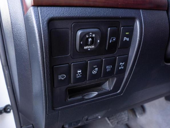 Toyota Land Cruiser 200 Series Рестайлинг 1 с пробегом 2015 года, цена 4 690 000 рублей, 162206 км, внедорожник, Автокод Объявления