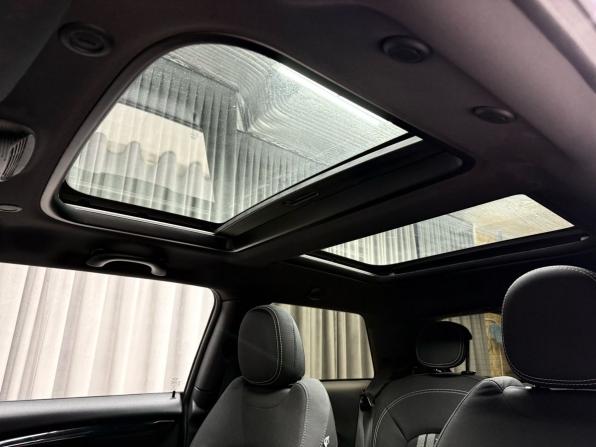 Mini Hatch III (F55/F56) с пробегом 2015 года, цена 2 069 000 рублей, 180000 км, хэтчбек, Автокод Объявления