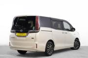 Toyota Esquire I Рестайлинг Барнаул  - изображение 35