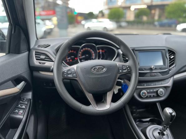 Lada (ВАЗ) Vesta I с пробегом 2017 года, цена 880 000 рублей, 68646 км, седан, Автокод Объявления