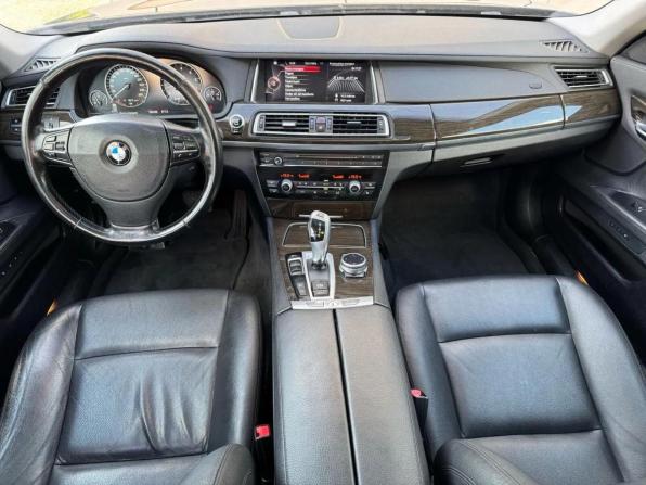 BMW 7 серии V (F01/F02/F04) Рестайлинг с пробегом 2015 года, цена 1 800 000 рублей, 186483 км, седан, Автокод Объявления