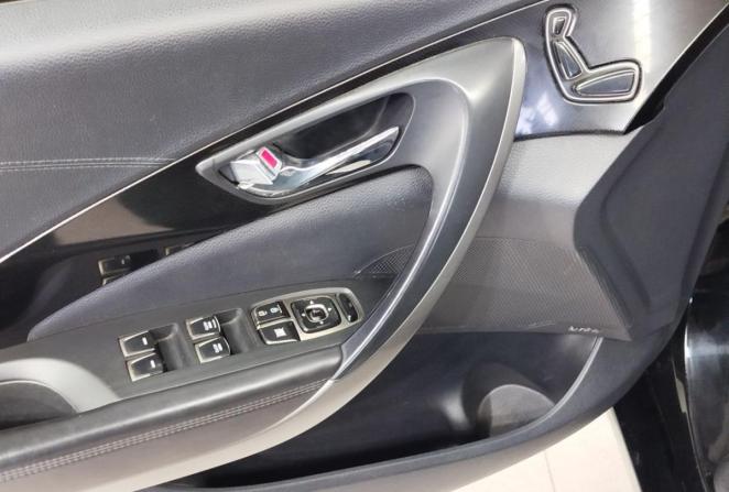 Hyundai Grandeur V с пробегом 2013 года, цена 1 450 000 рублей, 191133 км, седан, Автокод Объявления