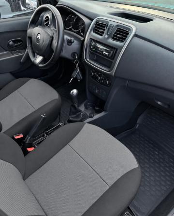 Renault Logan II с пробегом 2017 года, цена 748 000 рублей, 106000 км, седан, Автокод Объявления