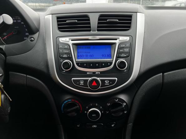 Hyundai Solaris I с пробегом 2012 года, цена 830 000 рублей, 165738 км, седан, Автокод Объявления