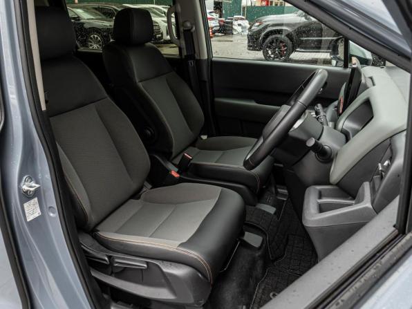 Honda Freed III с пробегом 2024 года, цена 2 769 000 рублей, 10695 км, компактвэн, Автокод Объявления