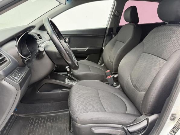 Kia Rio III Рестайлинг с пробегом 2016 года, цена 975 000 рублей, 119598 км, хэтчбек, Автокод Объявления