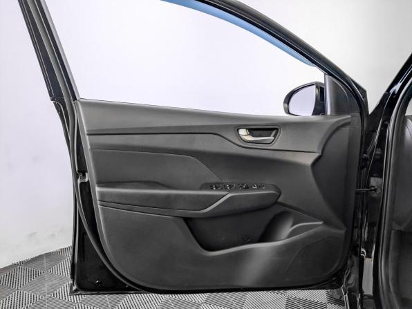 Hyundai Solaris II с пробегом 2019 года, цена 1 260 000 рублей, 79113 км, седан, Автокод Объявления