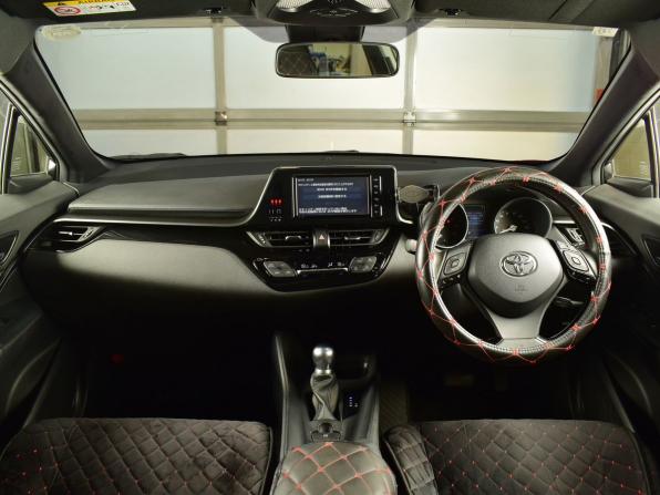 Toyota C-HR I с пробегом 2018 года, цена 2 189 995 рублей, 29134 км, внедорожник, Автокод Объявления