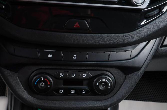 Lada (ВАЗ) Vesta I с пробегом 2019 года, цена 819 000 рублей, 105831 км, седан, Автокод Объявления