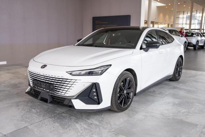 Changan UNI-V I с пробегом 2024 года, цена 3 250 000 рублей, 32481 км, лифтбек, Автокод Объявления