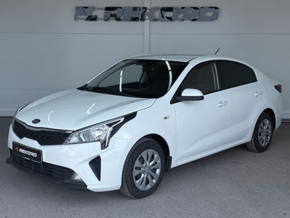 Kia Rio IV Рестайлинг с пробегом 2020 года, цена 1 599 000 рублей, 121000 км, седан, Автокод Объявления