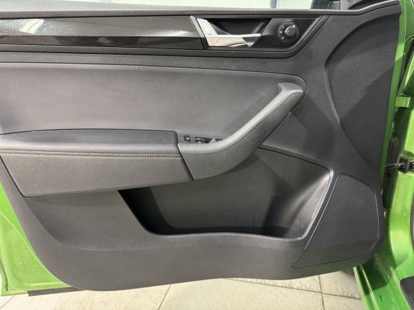 Skoda Rapid I Рестайлинг с пробегом 2018 года, цена 1 349 800 рублей, 119000 км, лифтбек, Автокод Объявления