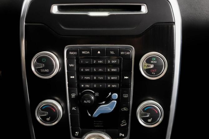 Volvo XC70 II с пробегом 2012 года, цена 1 479 000 рублей, 260125 км, универсал, Автокод Объявления