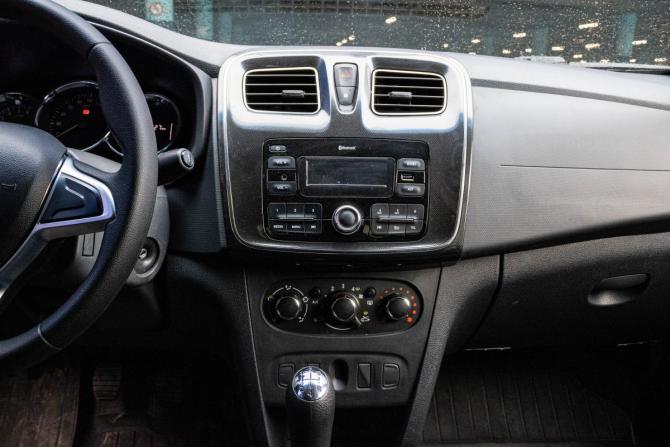Renault Logan II Рестайлинг с пробегом 2019 года, цена 1 179 000 рублей, 83427 км, седан, Автокод Объявления