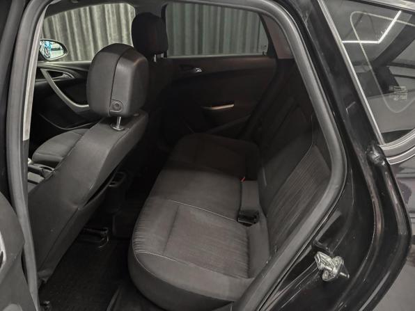 Opel Astra J с пробегом 2011 года, цена 650 000 рублей, 158322 км, хэтчбек, Автокод Объявления