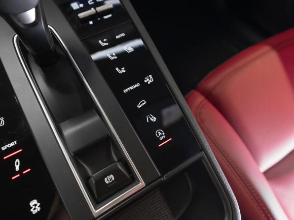 Porsche Macan I Рестайлинг 2 с пробегом 2025 года, цена 10 300 000 рублей, 10 км, внедорожник, Автокод Объявления