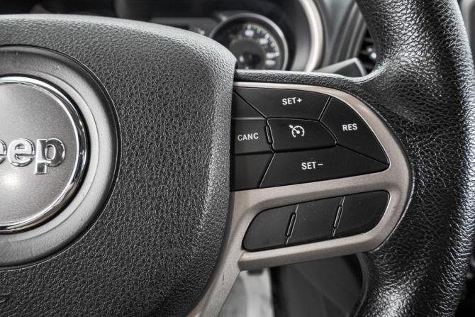 Jeep Cherokee V (KL) с пробегом 2017 года, цена 1 899 000 рублей, 161600 км, внедорожник, Автокод Объявления