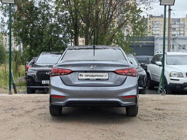 Hyundai Solaris II с пробегом 2017 года, цена 999 000 рублей, 128000 км, седан, Автокод Объявления