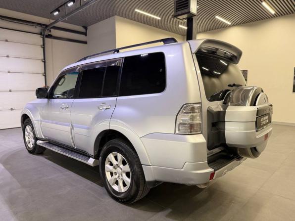Mitsubishi Pajero IV Рестайлинг 1 с пробегом 2011 года, цена 1 600 000 рублей, 301938 км, внедорожник, Автокод Объявления