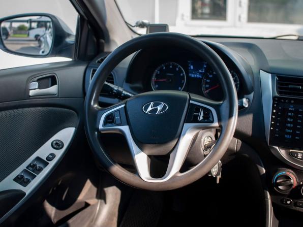 Hyundai Solaris I с пробегом 2012 года, цена 550 000 рублей, 323754 км, седан, Автокод Объявления
